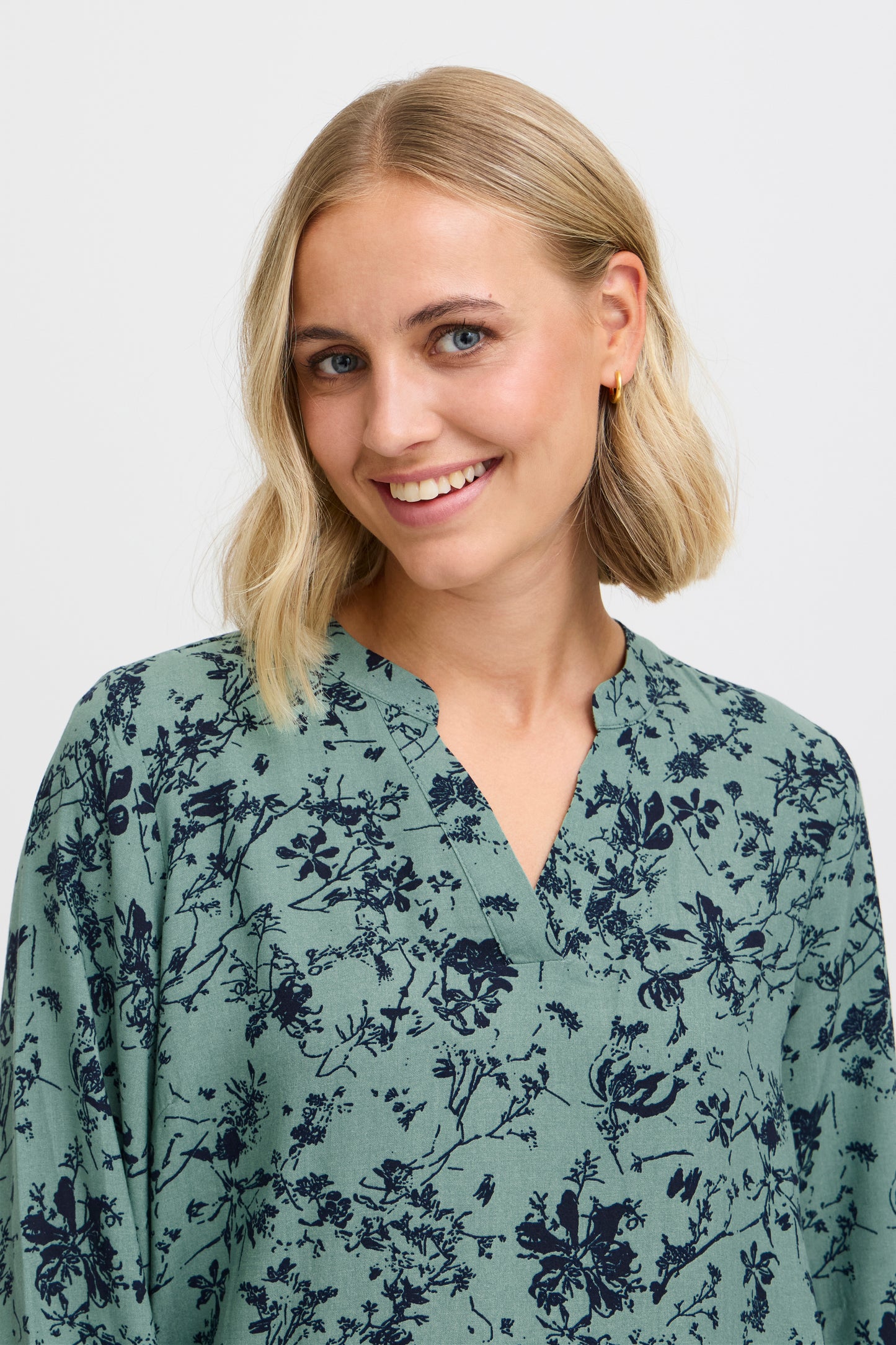 Fransa Flowy Printed Blouse - Sage Green